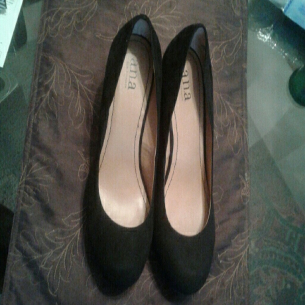 a..n.a black size 10 wedge heels shoes